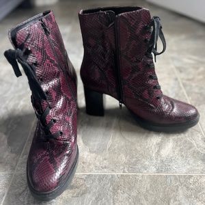 Naturalizer Callie boot in Purple and Black Snake print